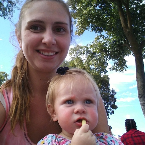 Meet your Posher, Tara - Picture 1 of 1